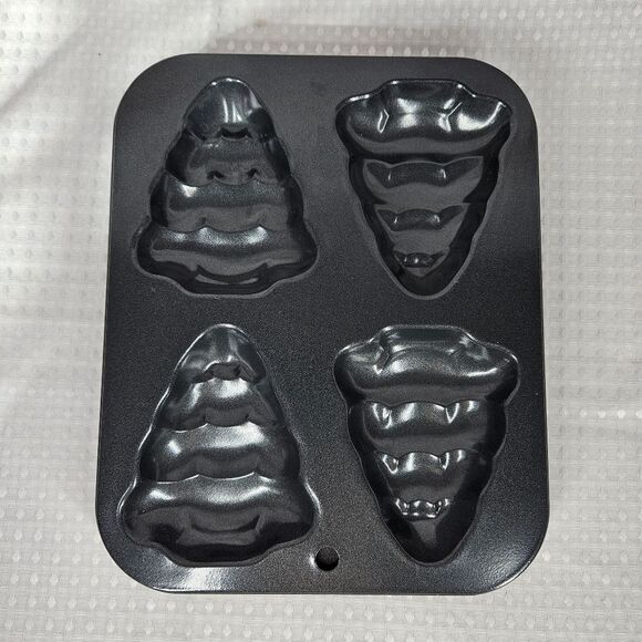 Set of 3 Holiday Tree Baking Trays - Candy / Soap / Craft Molds - Picture 3 of 9